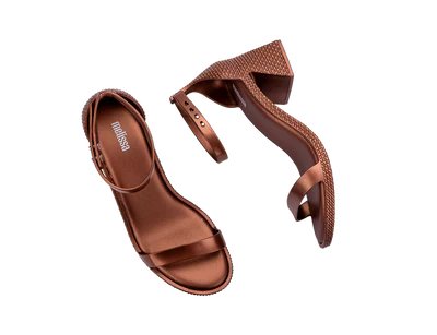 MELISSA LUX HEEL AD –