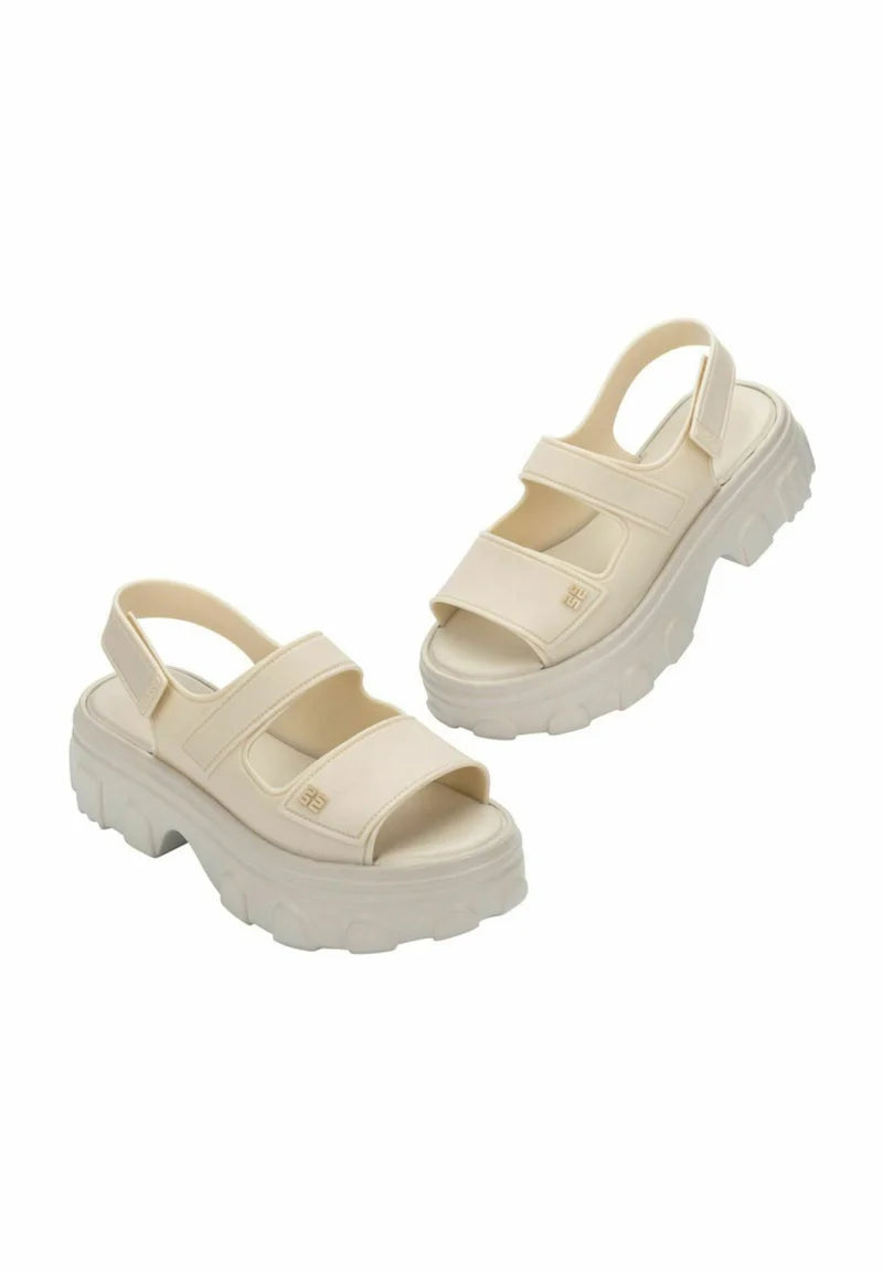MELISSA ELLA MOVE AD –