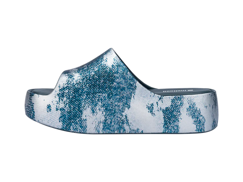 MELISSA FREE PLATFORM SLIDE DENIM AD –