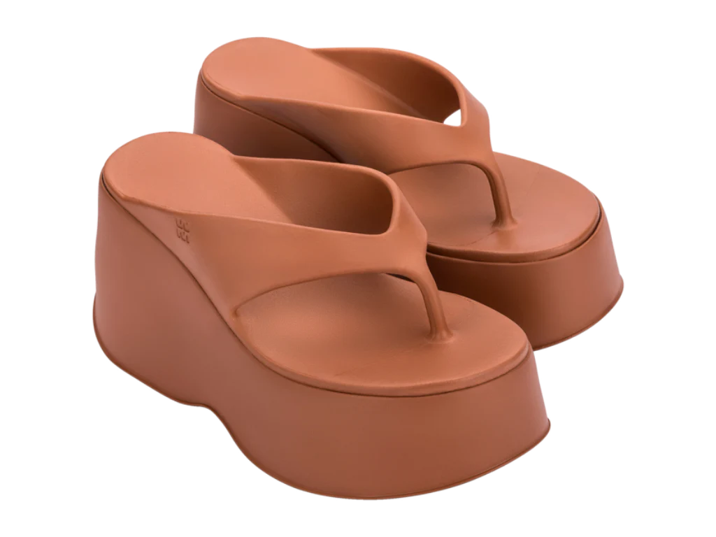MELISSA FREE THONG WEDGE AD – BROWN