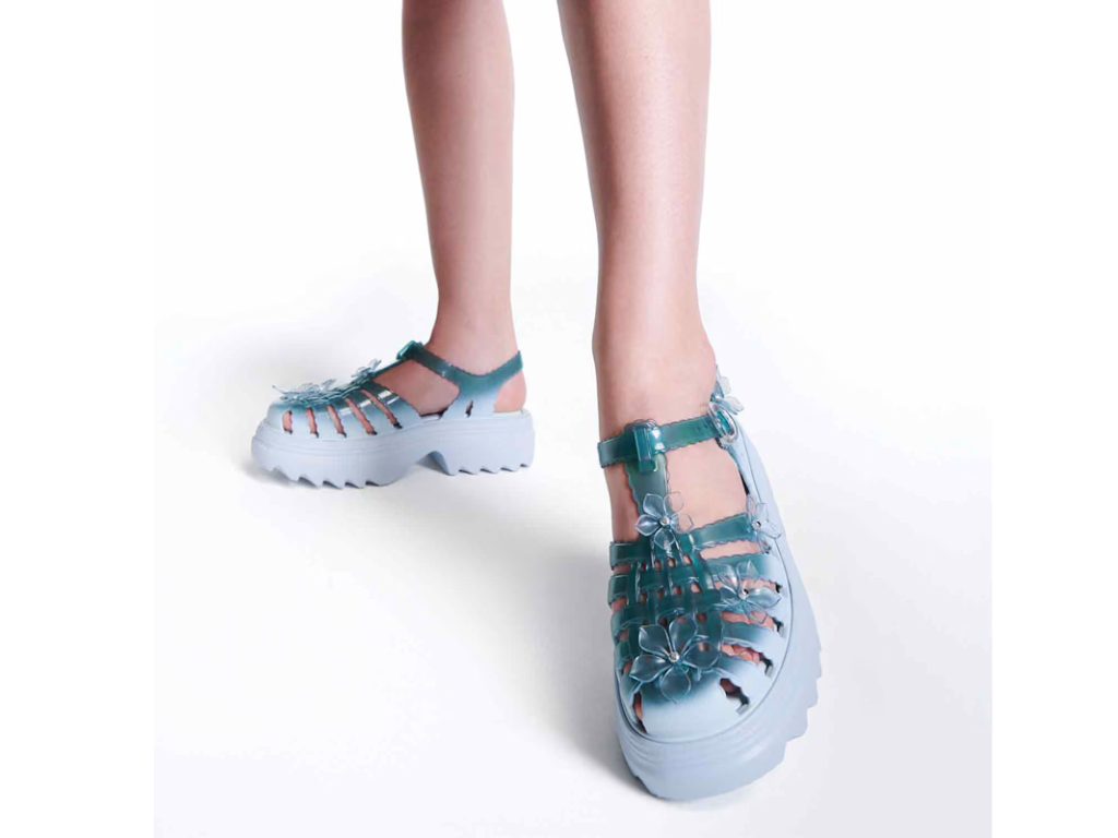 MELISSA POSSESSION PLATFORM SAKURA + SUSAN FANG AD – 