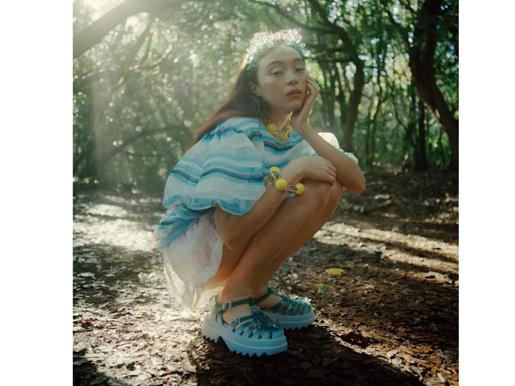 MELISSA POSSESSION PLATFORM SAKURA + SUSAN FANG AD – 
