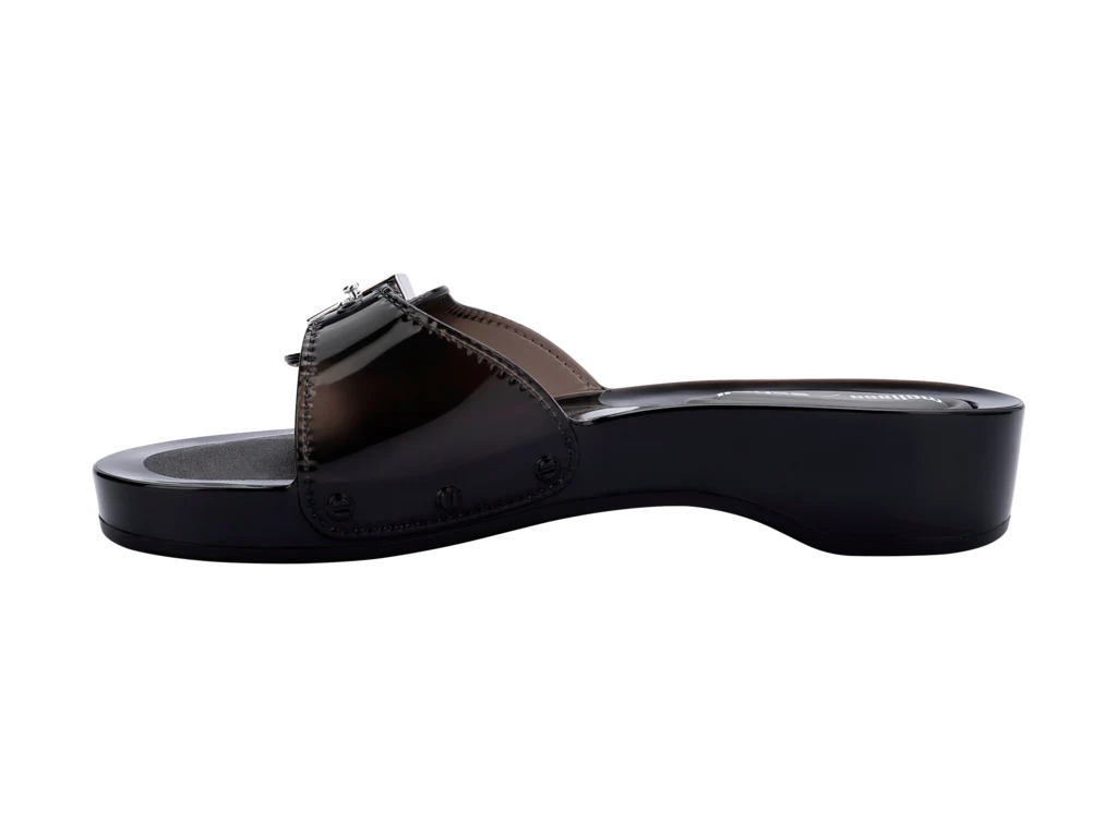 MELISSA PESCURA HEEL + SCHOLL AD – 