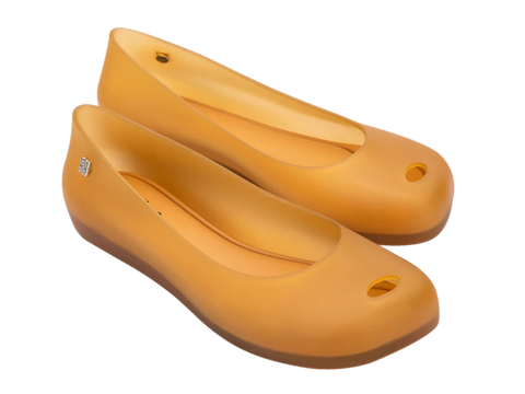 MELISSA ULTRAGIRL FUTURA AD