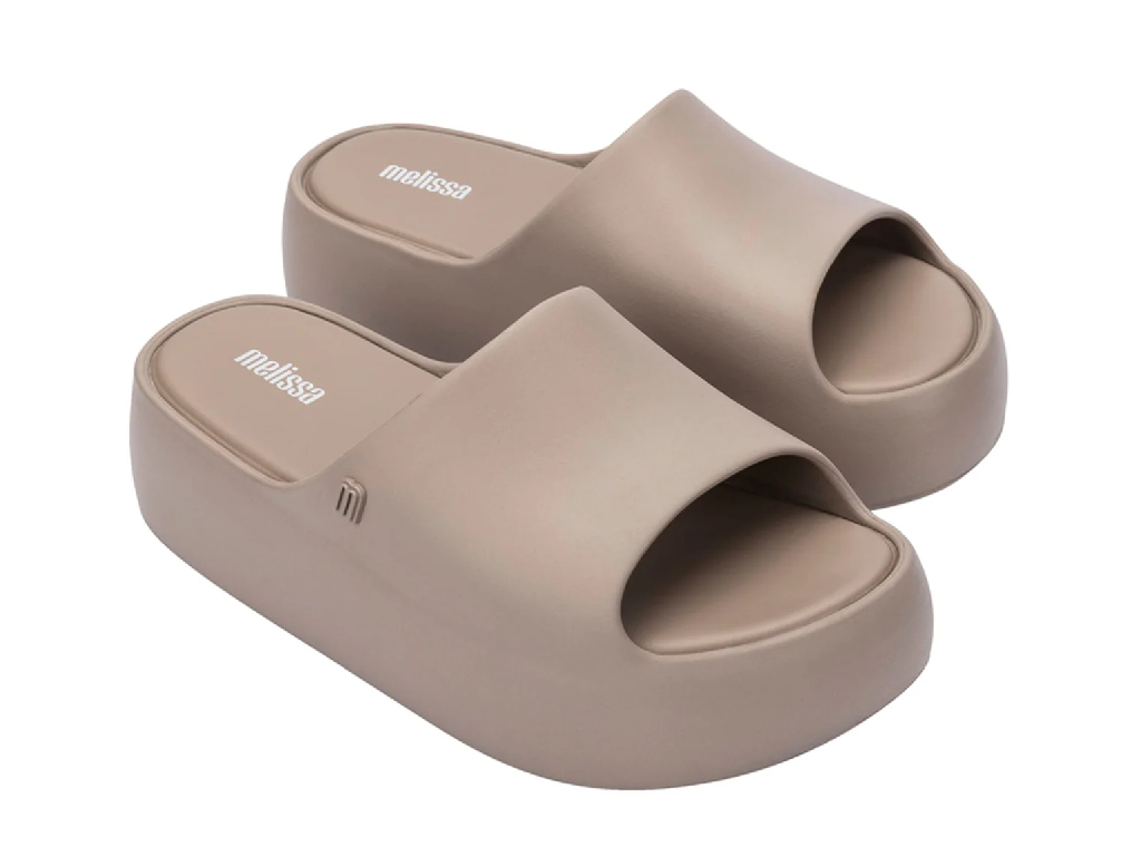 MELISSA FREE PLATFORM SLIDE AD – DARK BEIGE